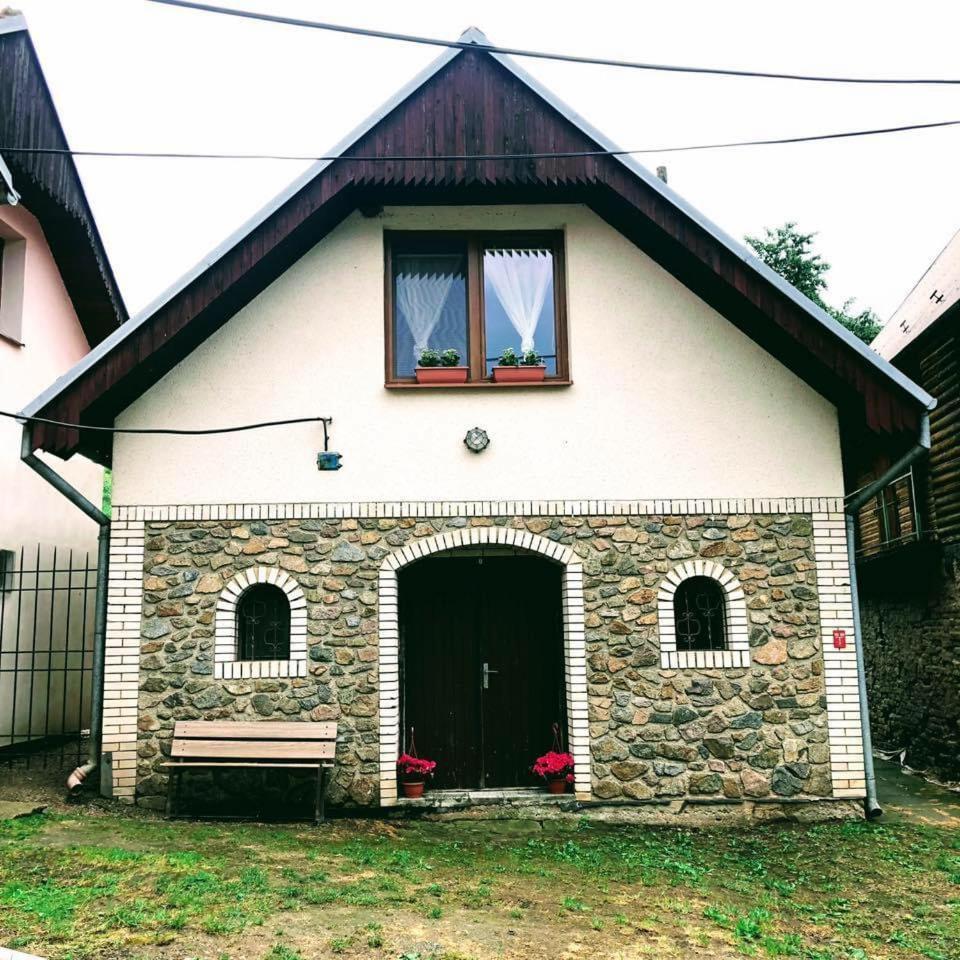 Pouzdrany Apartman Nad Vinnym Sklepom מראה חיצוני תמונה