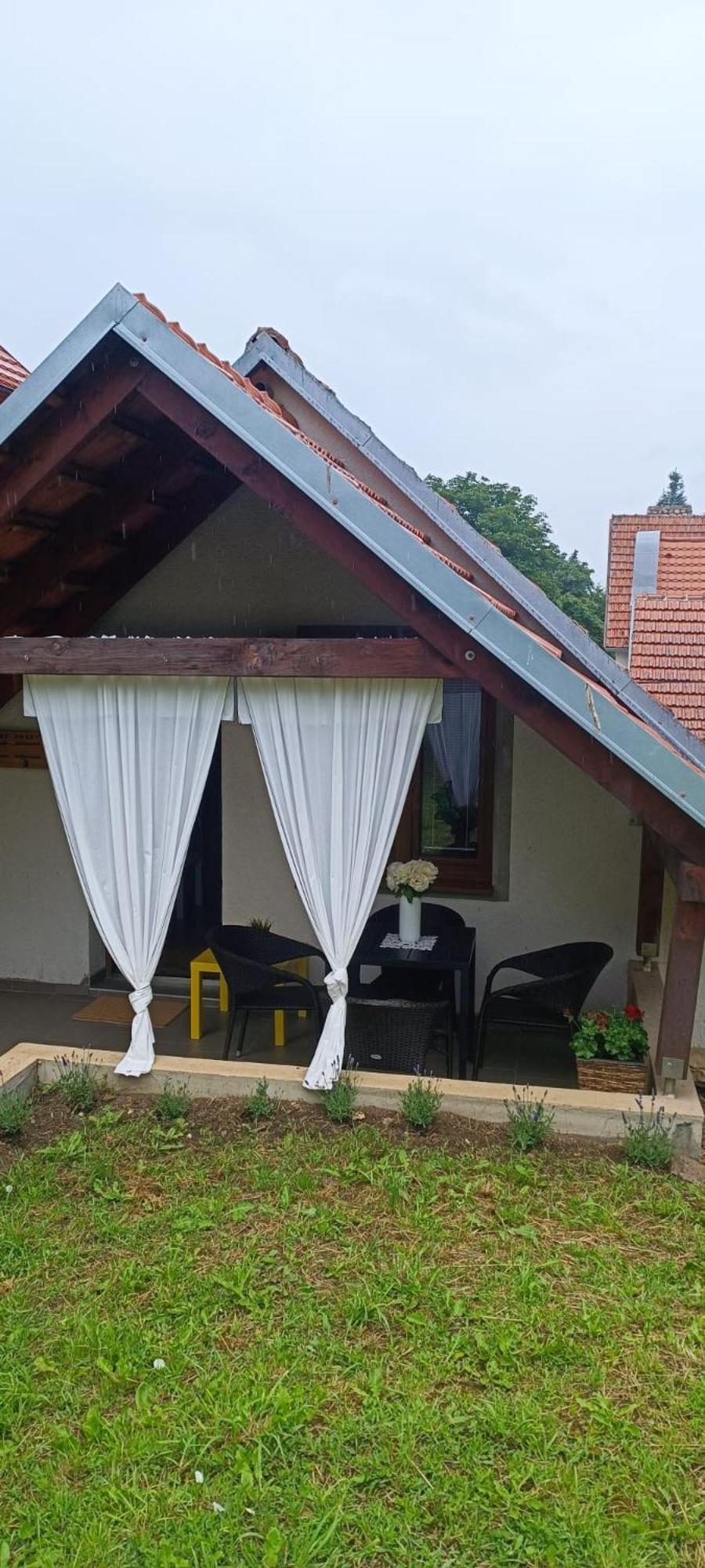 Pouzdrany Apartman Nad Vinnym Sklepom מראה חיצוני תמונה